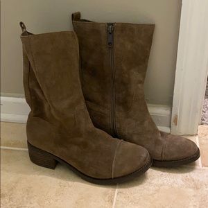 Jessica Simpson suede boots